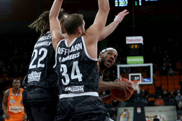 它都值得中 它都值得中