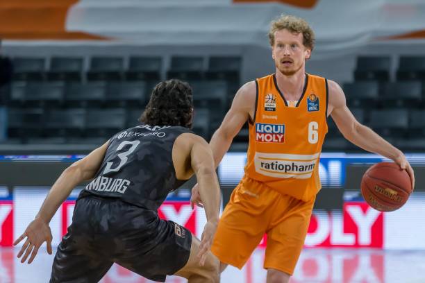 己的传奇 己的传奇